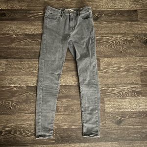 Women’s Levi’s, 720 high rise super skinny Jean, size 28